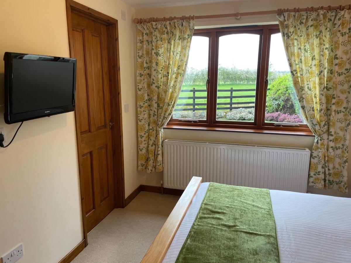Sunset House Bed & Breakfast Newton Reigny Екстериор снимка