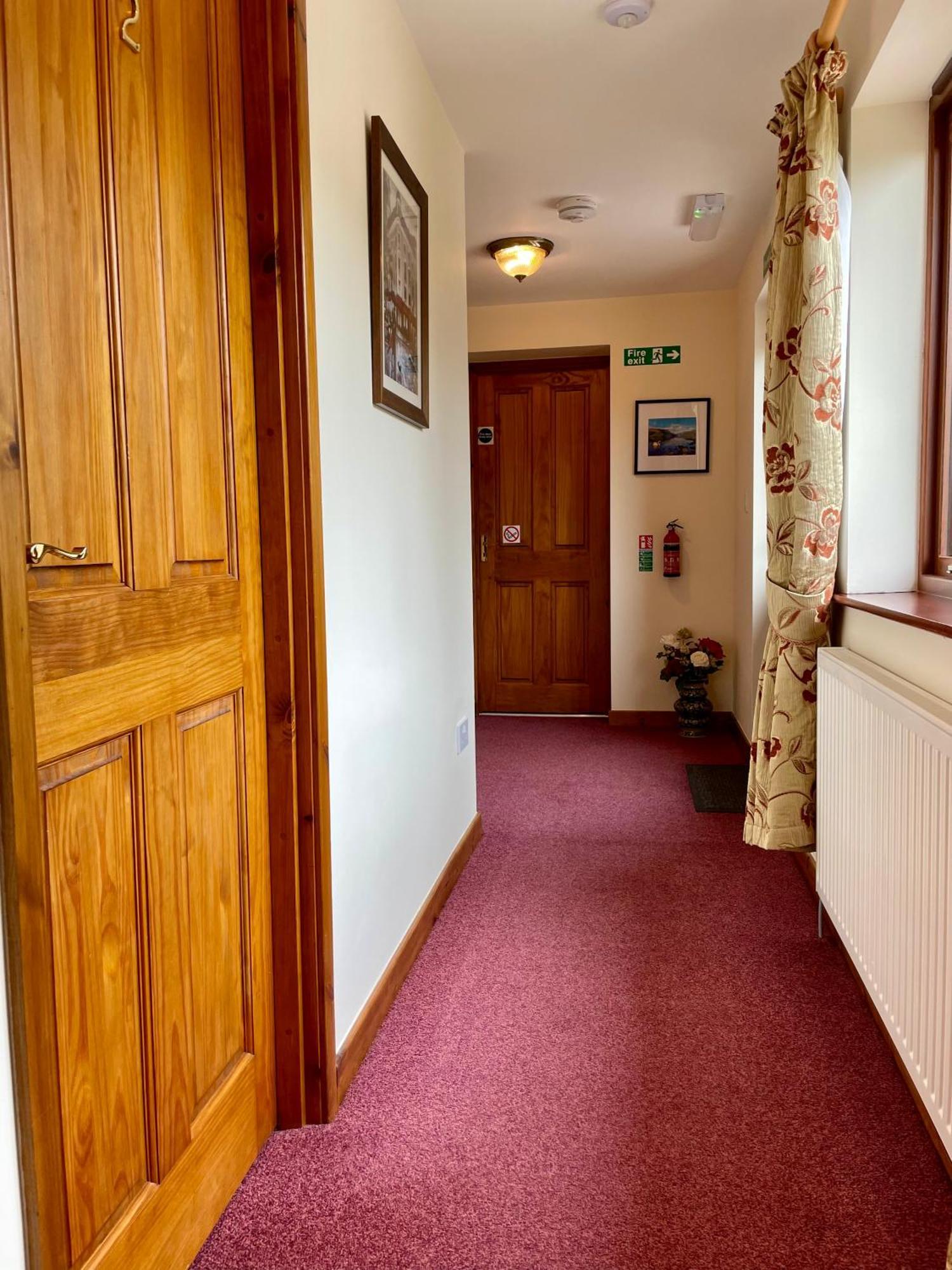Sunset House Bed & Breakfast Newton Reigny Екстериор снимка